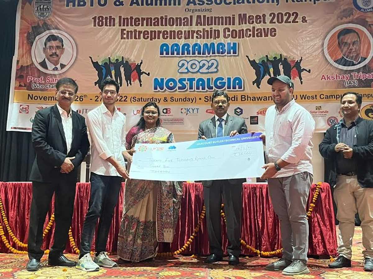 राष्ट्रीय उद्यमिता सम्मेलन में शारदा विवि के छात्रों ने किया बेहतरीन प्रदर्शन